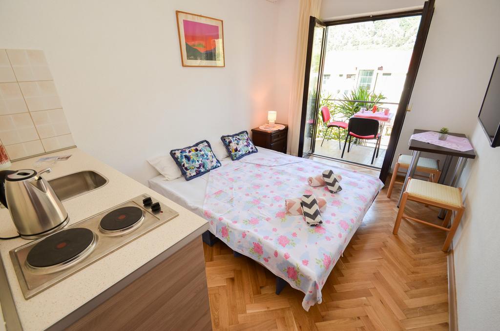 Apartments Ceklin Kotor Eksteriør billede
